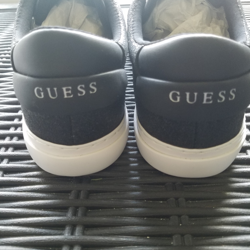 💙 NIB ** Guess Lace-up Glitter Sneaker - Picture 7 of 8